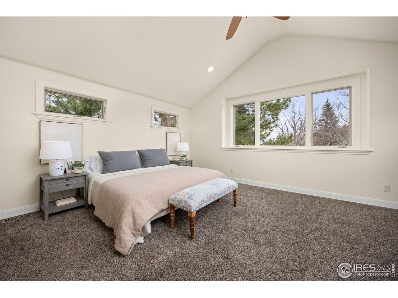 2596 Briarwood Dr Bed